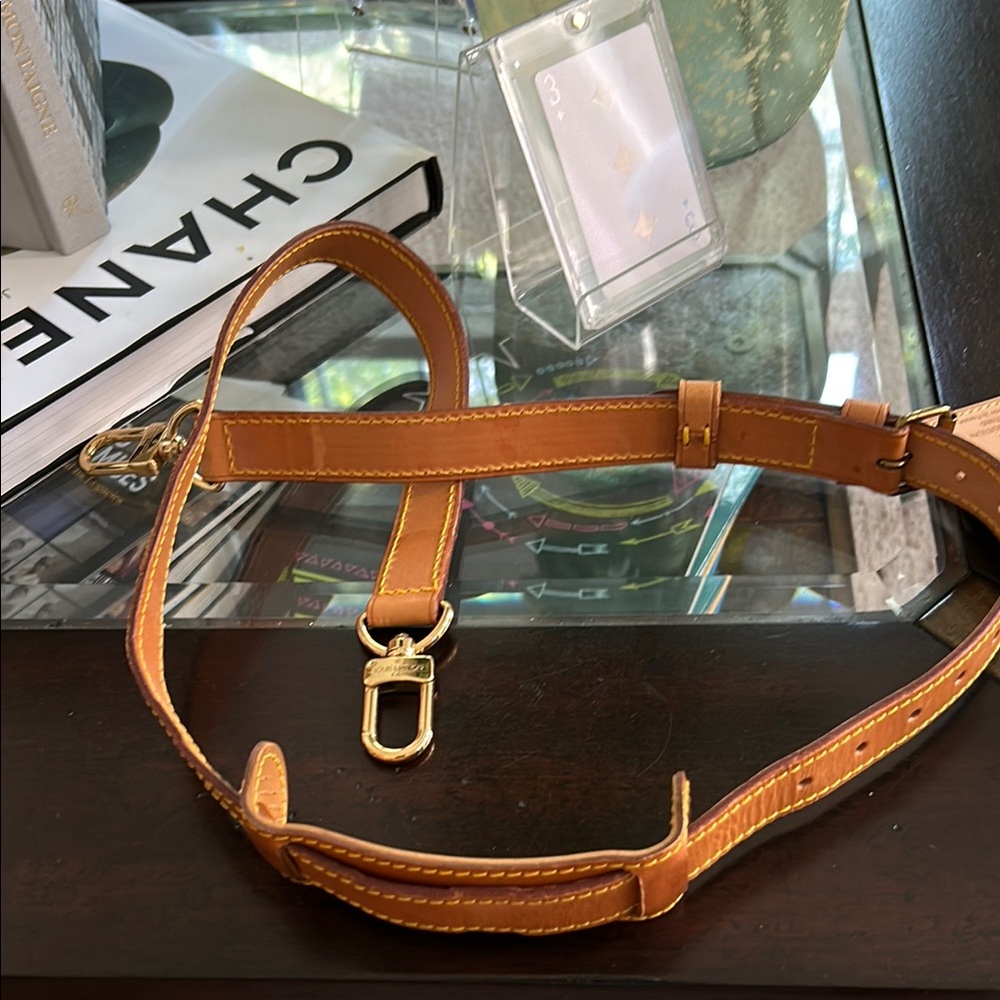 Louis Vuitton Tan Strap 47”